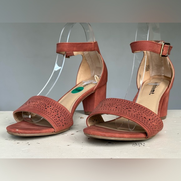 White Mountain Eileen Burnt Orange Block Heel Sandals Women's Size 7.5 W - Picture 1 of 10